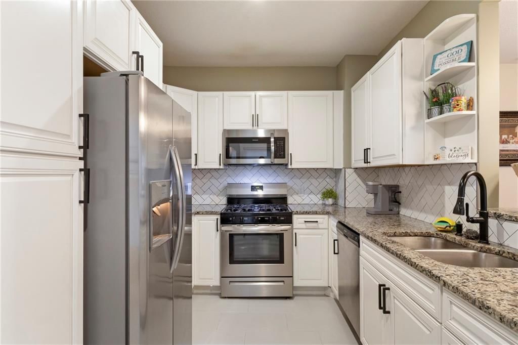 1211 Waverly Avenue — photo 11
