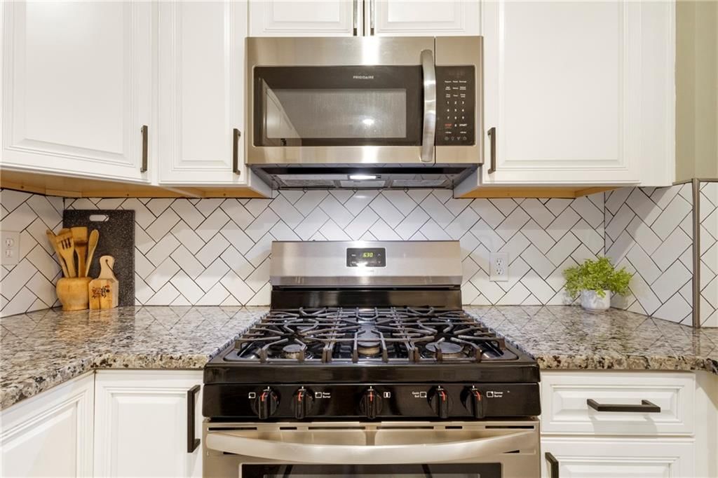 1211 Waverly Avenue — photo 13
