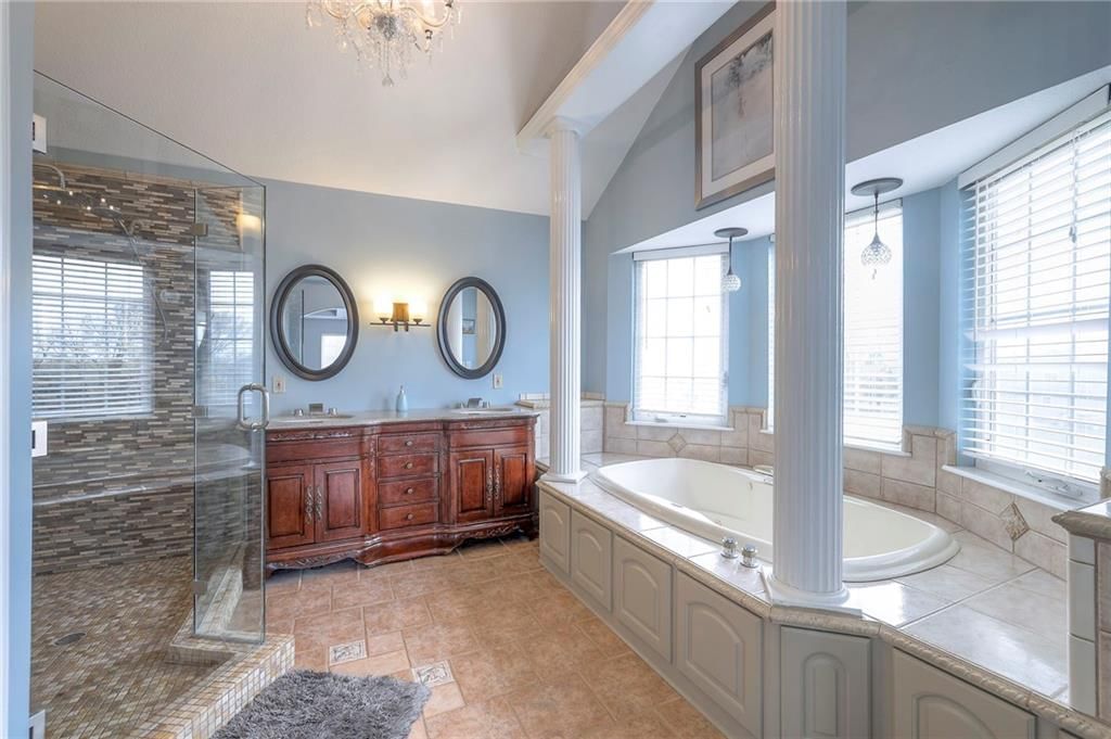 9813 Pin Oak Circle — photo 24
