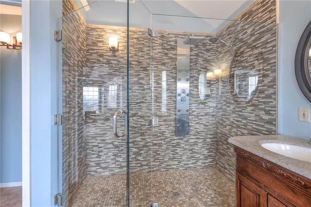 9813 Pin Oak Circle — photo 25