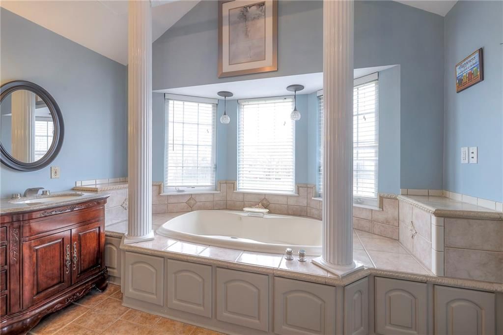 9813 Pin Oak Circle — photo 26