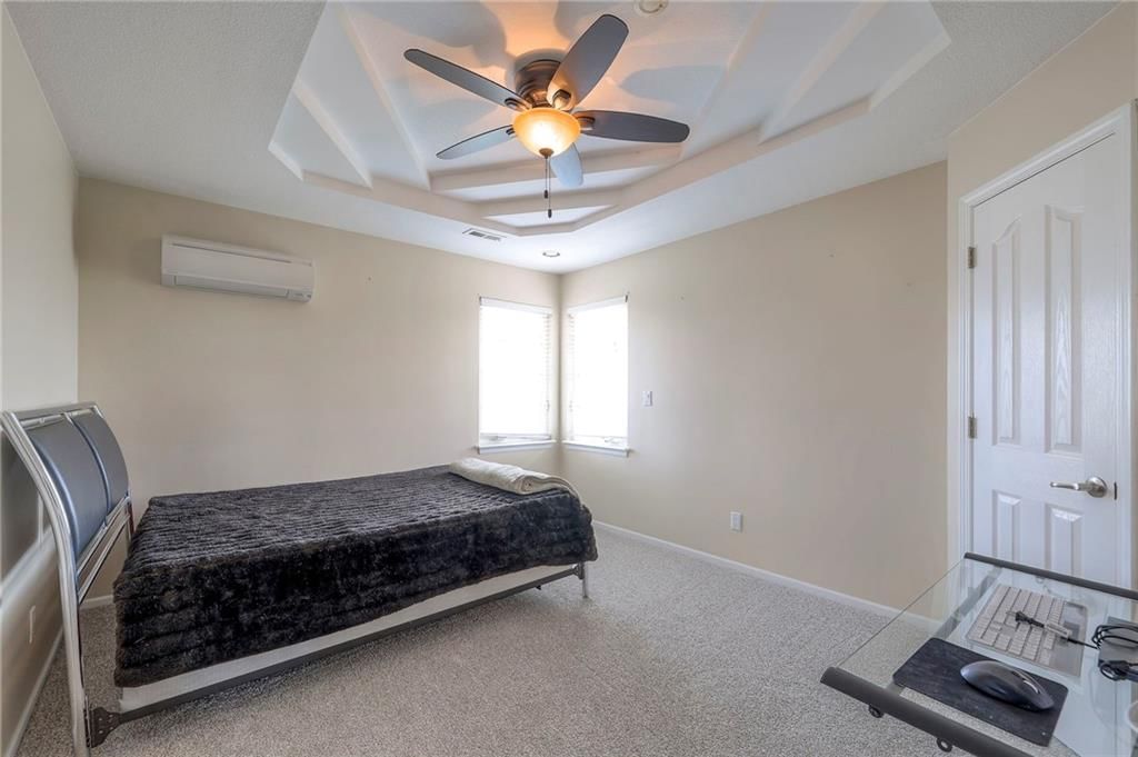 9813 Pin Oak Circle — photo 33
