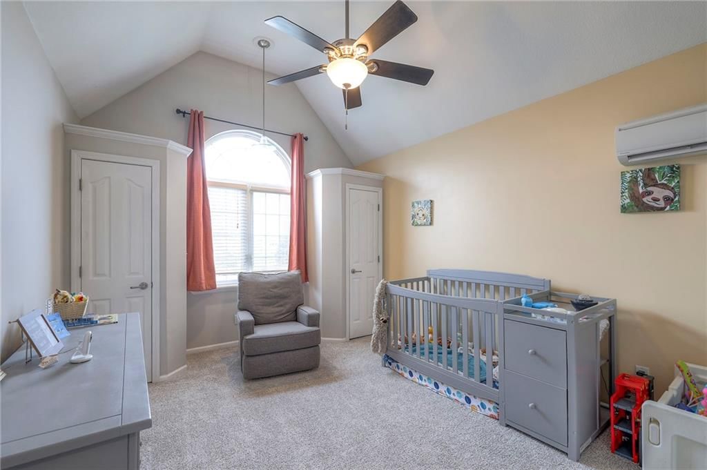 9813 Pin Oak Circle — photo 35