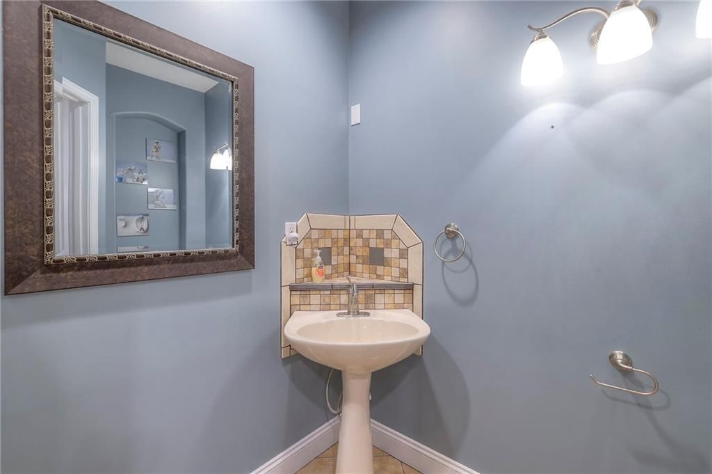 9813 Pin Oak Circle — photo 44