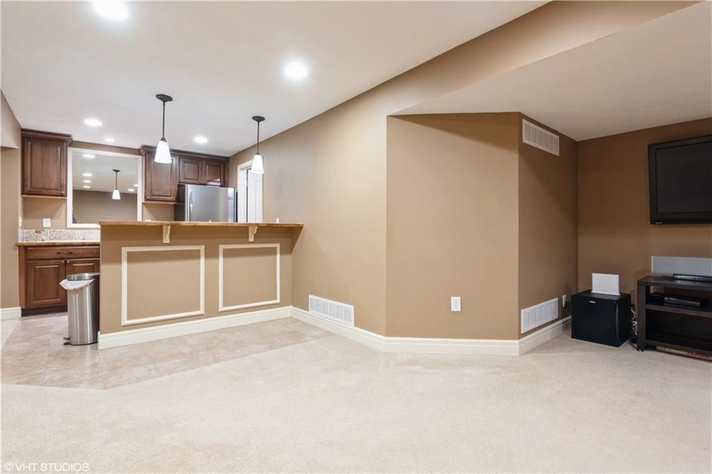 16171 S Laurelwood Street — photo 29