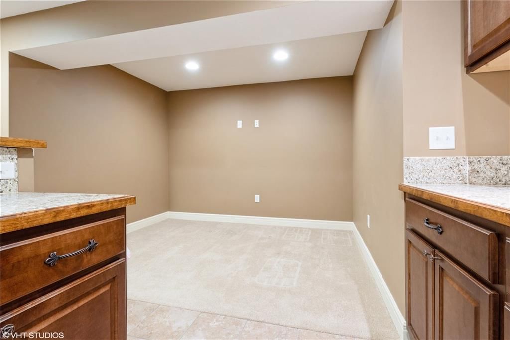 16171 S Laurelwood Street — photo 31