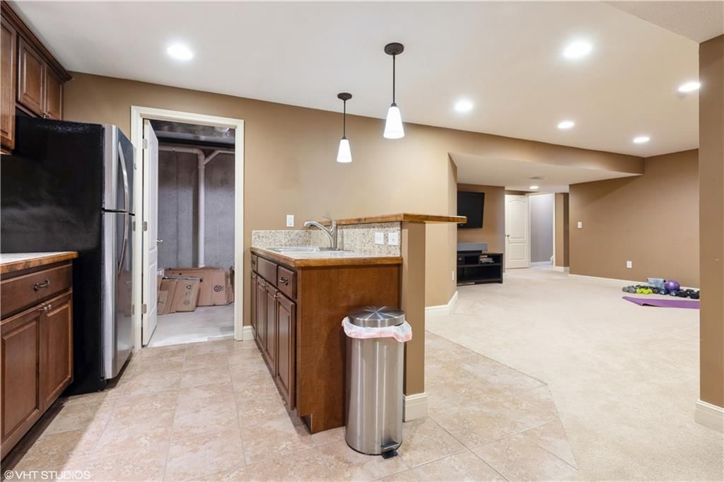 16171 S Laurelwood Street — photo 32