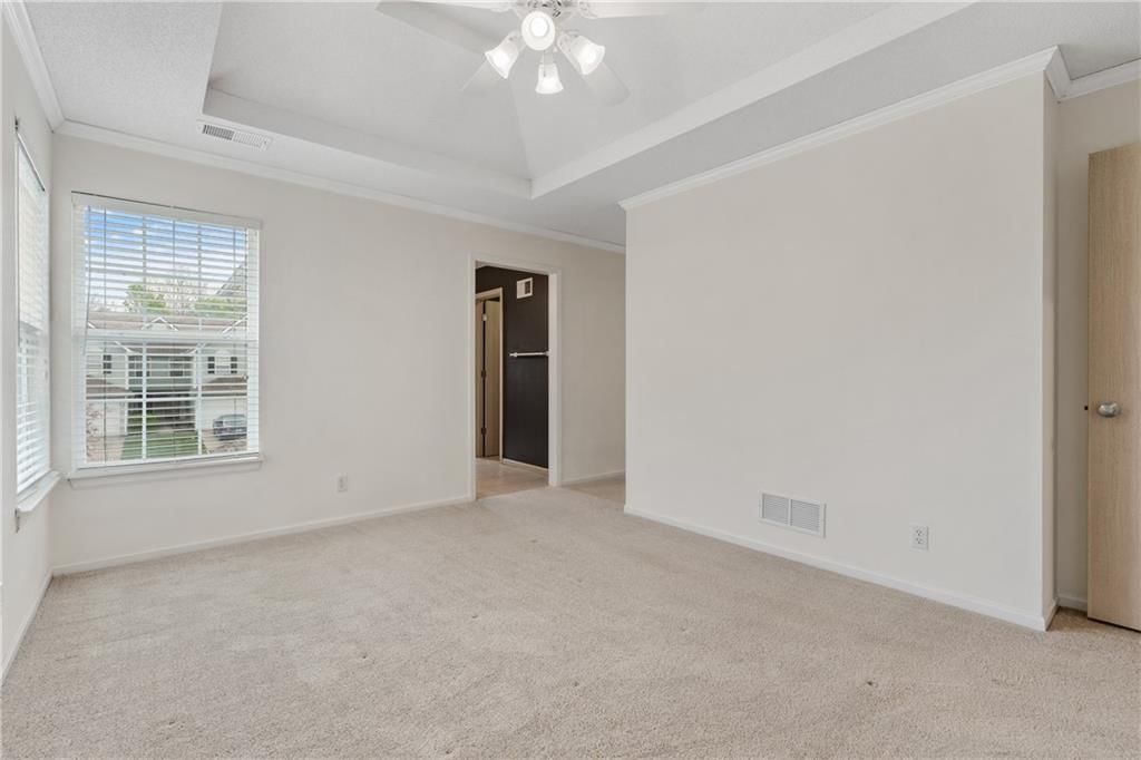 8027 N Elmwood Avenue — photo 8