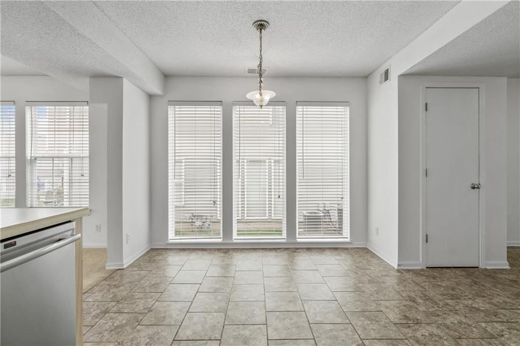 8027 N Elmwood Avenue — photo 10