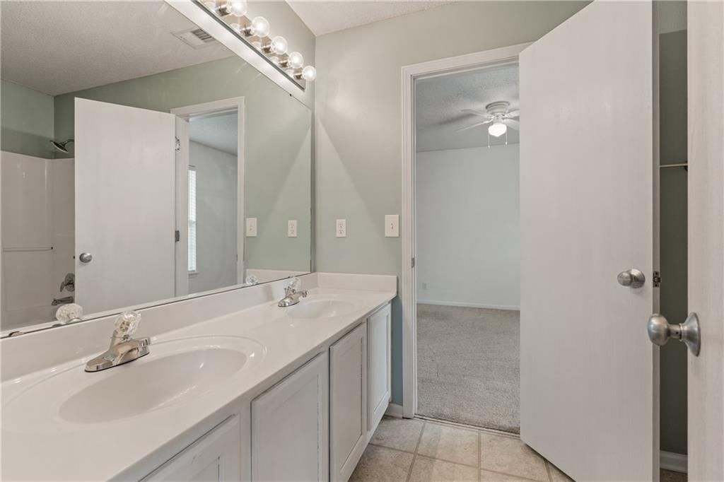 8027 N Elmwood Avenue — photo 19
