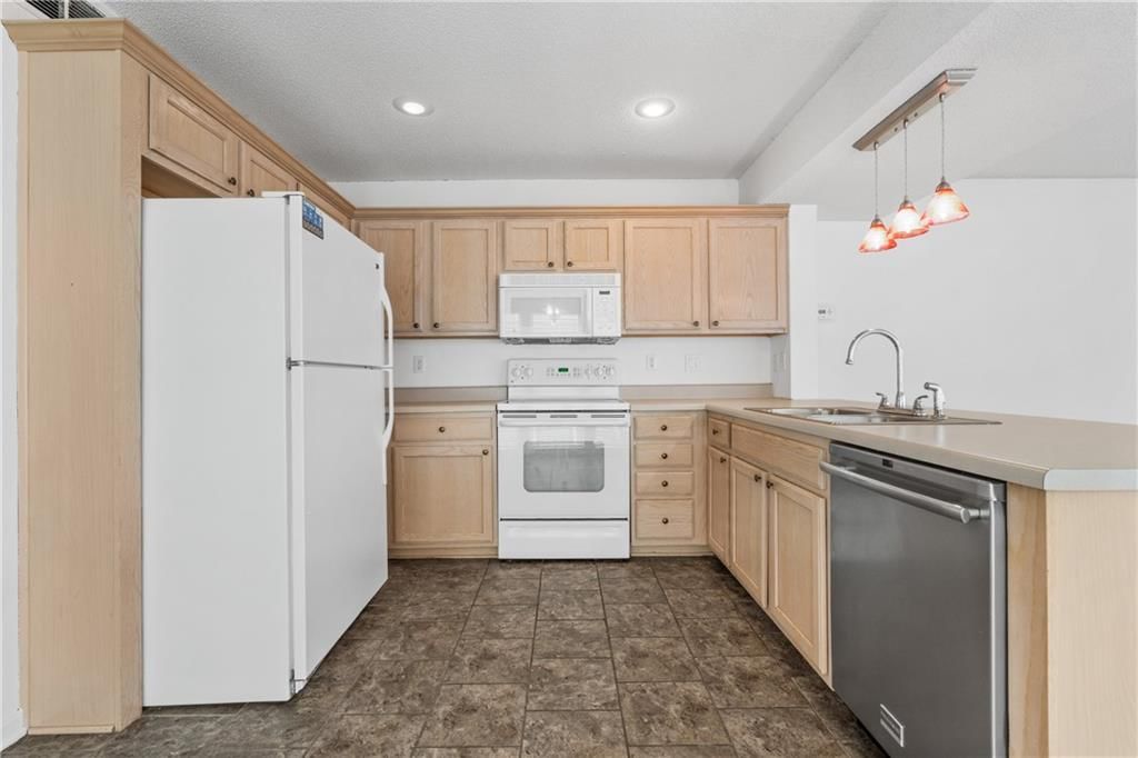 8027 N Elmwood Avenue — photo 22