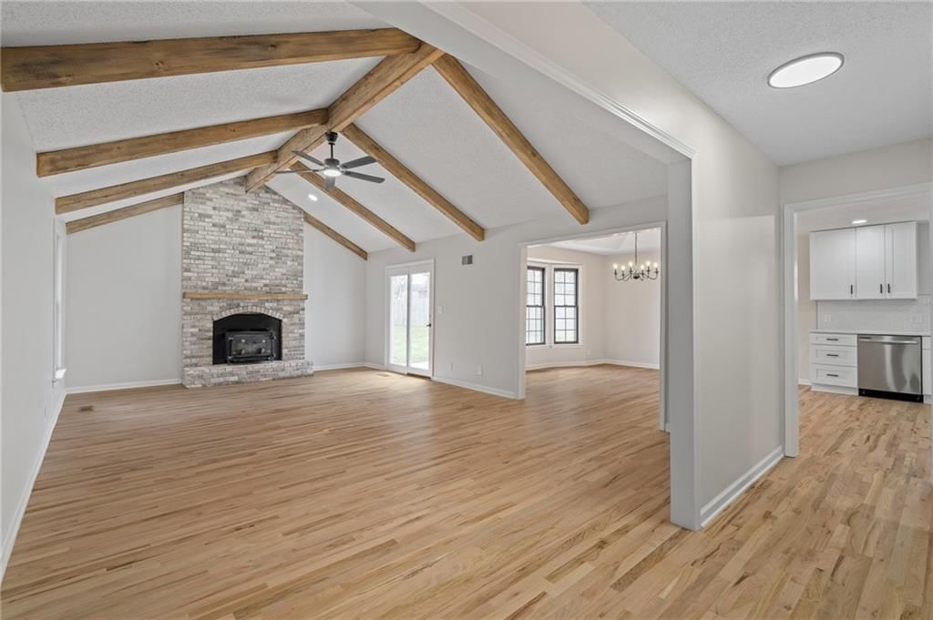 6333 Woodstock Street — photo 8