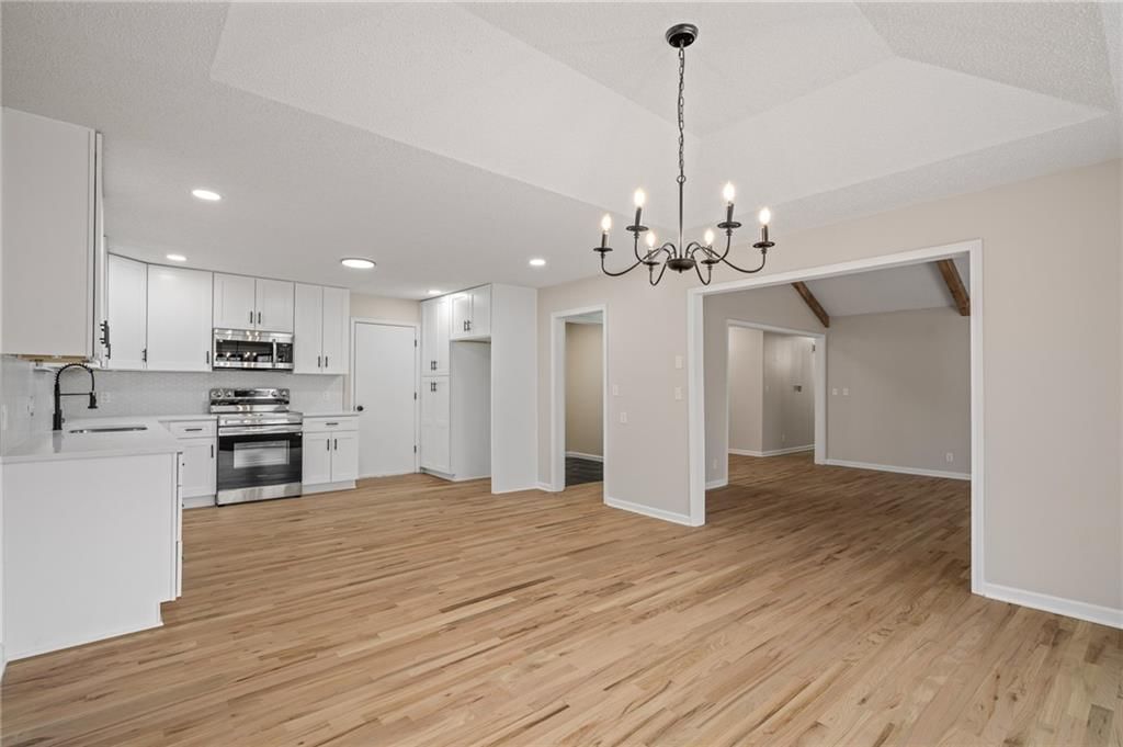 6333 Woodstock Street — photo 16