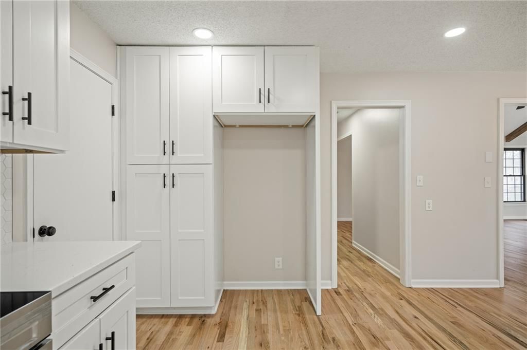 6333 Woodstock Street — photo 22