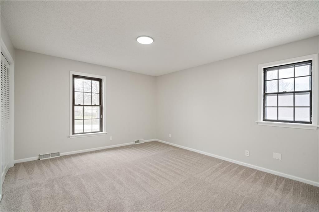 6333 Woodstock Street — photo 29