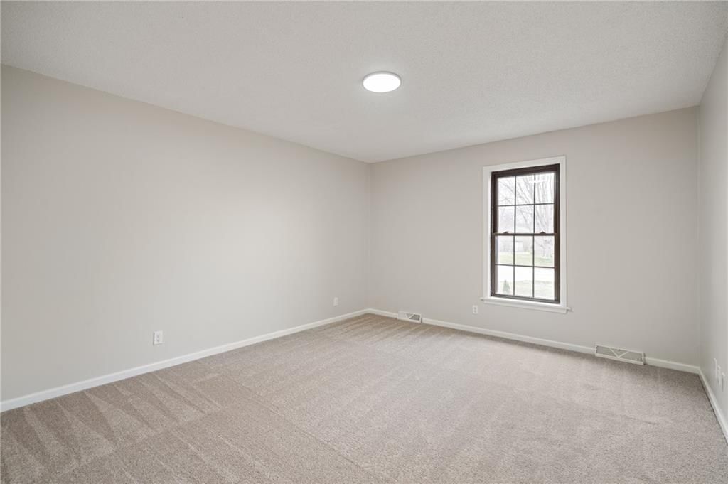 6333 Woodstock Street — photo 31