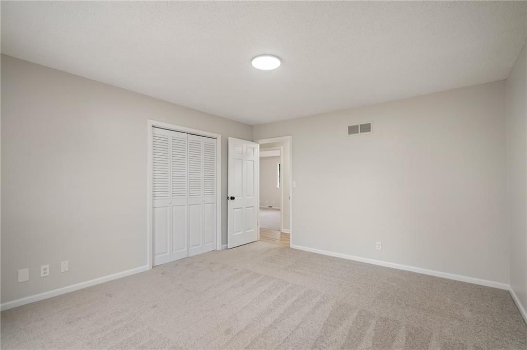 6333 Woodstock Street — photo 32