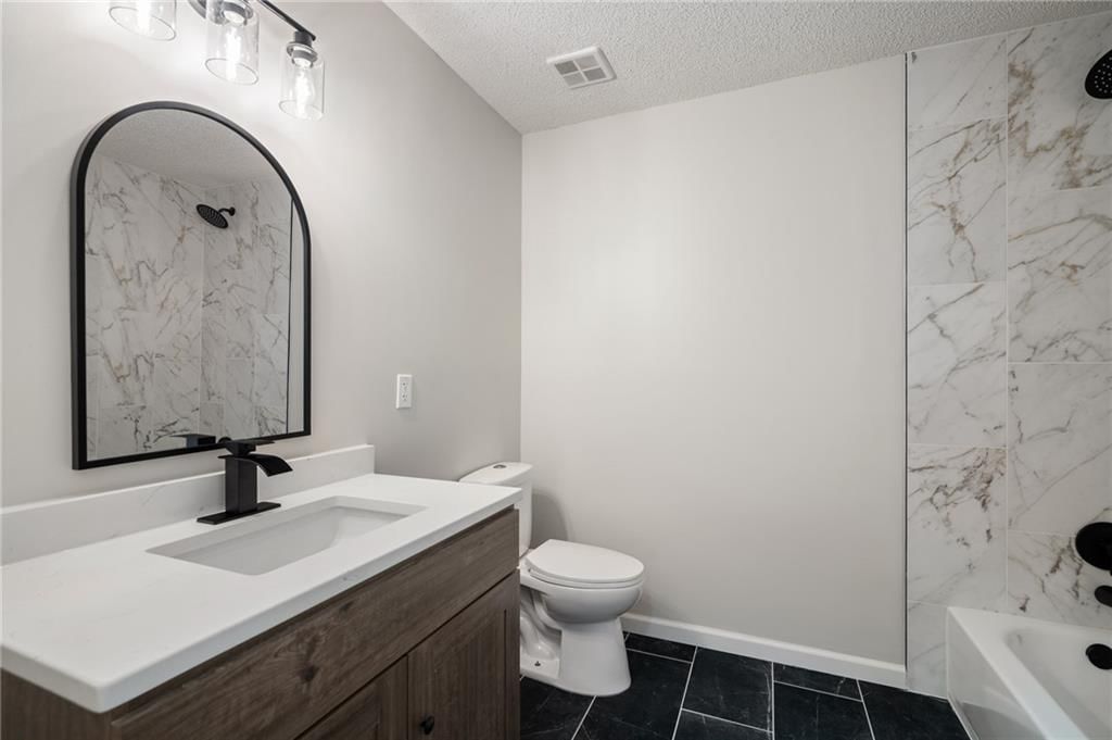 6333 Woodstock Street — photo 33