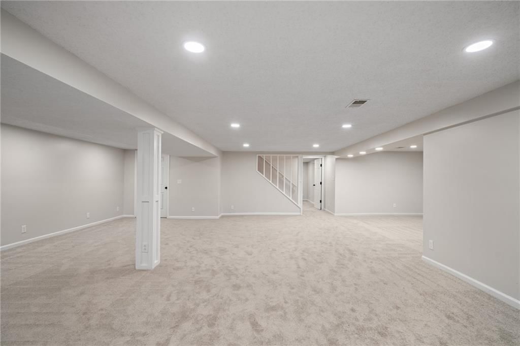 6333 Woodstock Street — photo 38