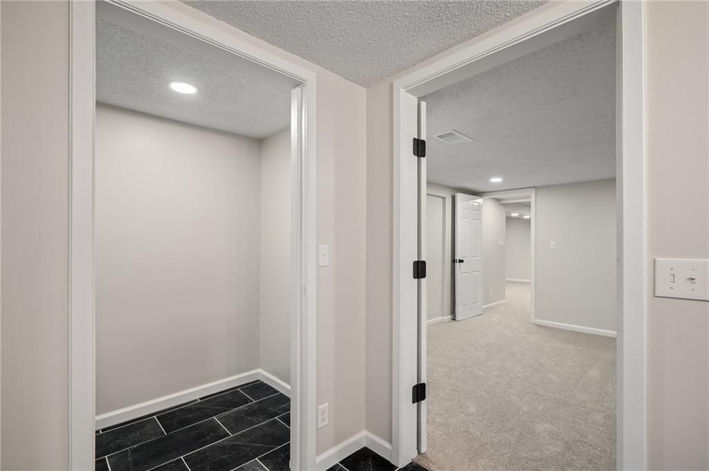 6333 Woodstock Street — photo 43