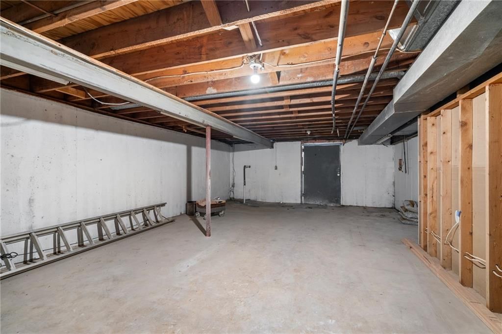 6333 Woodstock Street — photo 44