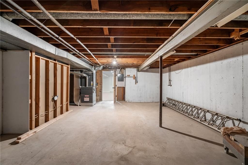 6333 Woodstock Street — photo 45