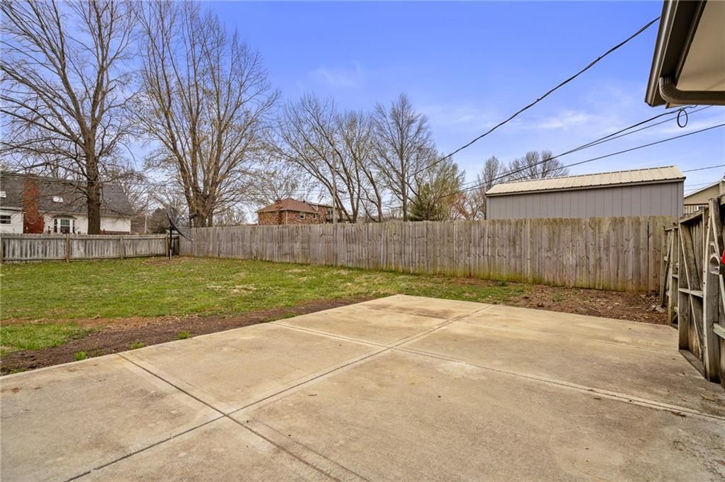 6333 Woodstock Street — photo 46