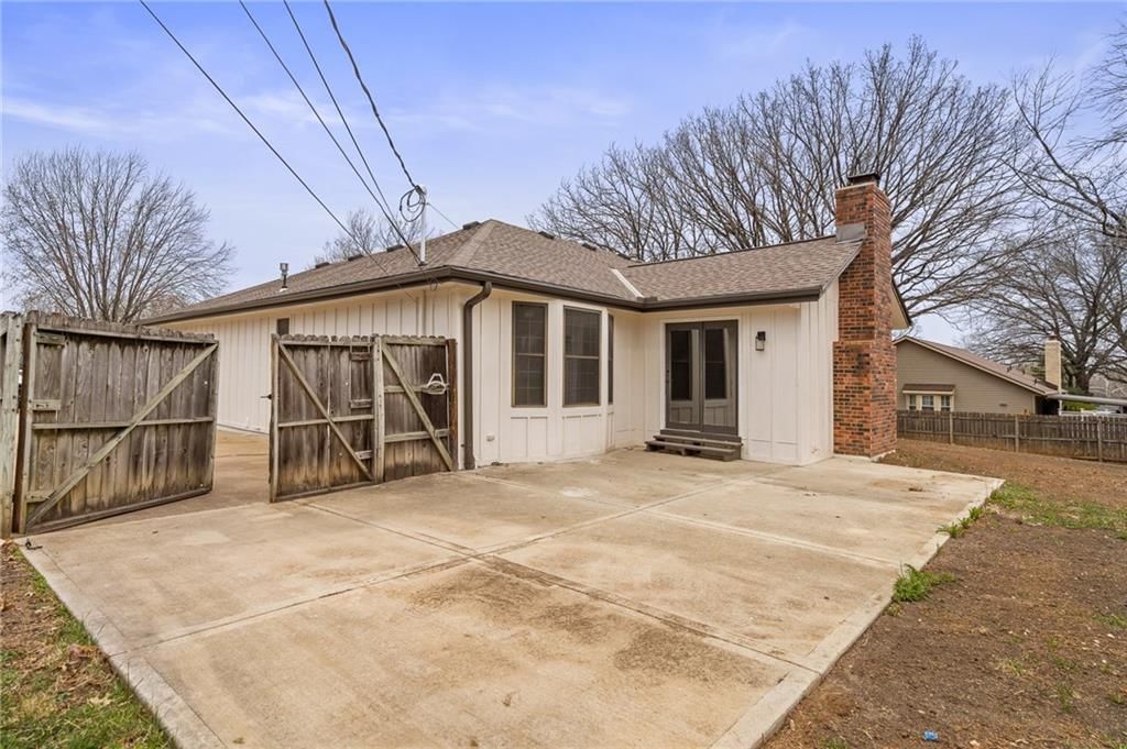 6333 Woodstock Street — photo 47