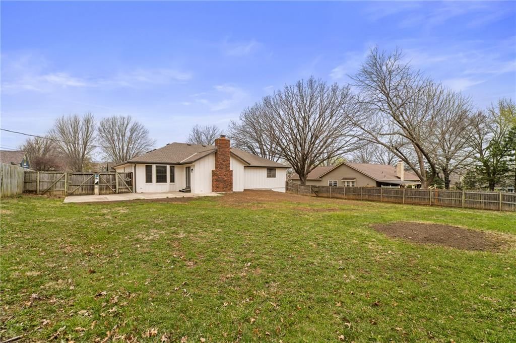 6333 Woodstock Street — photo 48