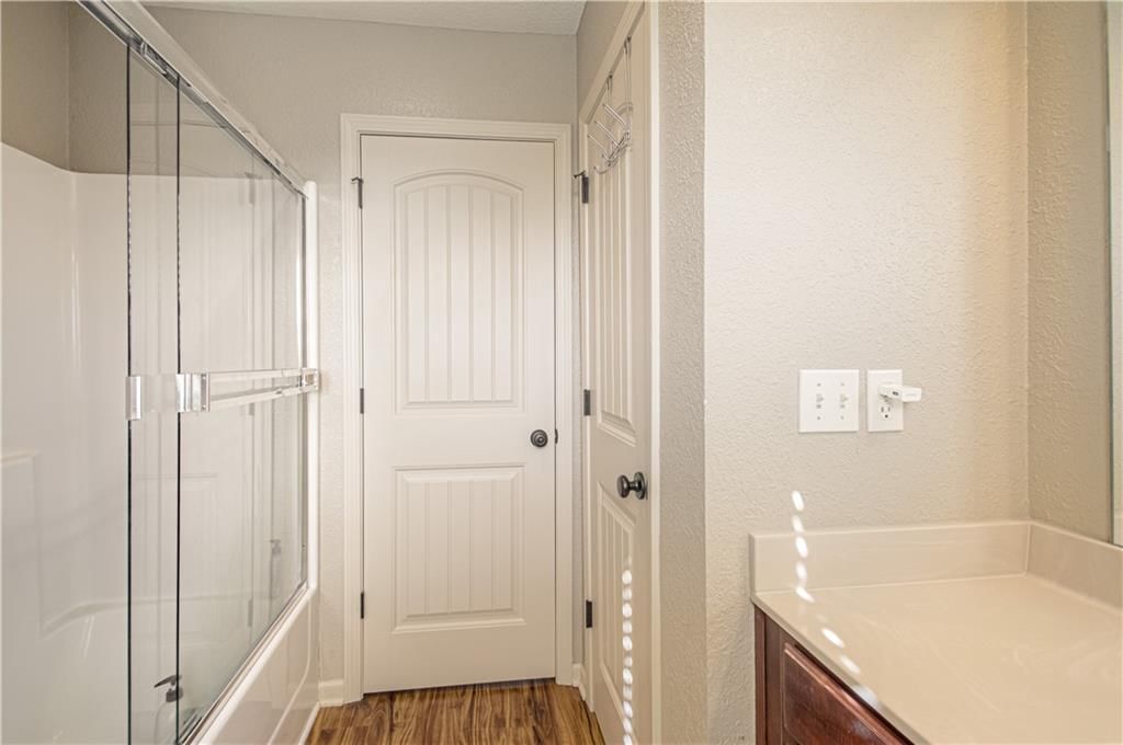 11607 N Ewing Avenue — photo 16