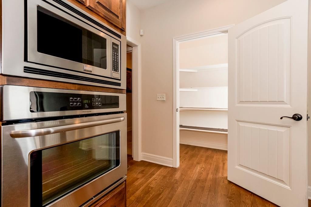 4925 NW Ridgewood Court — photo 9
