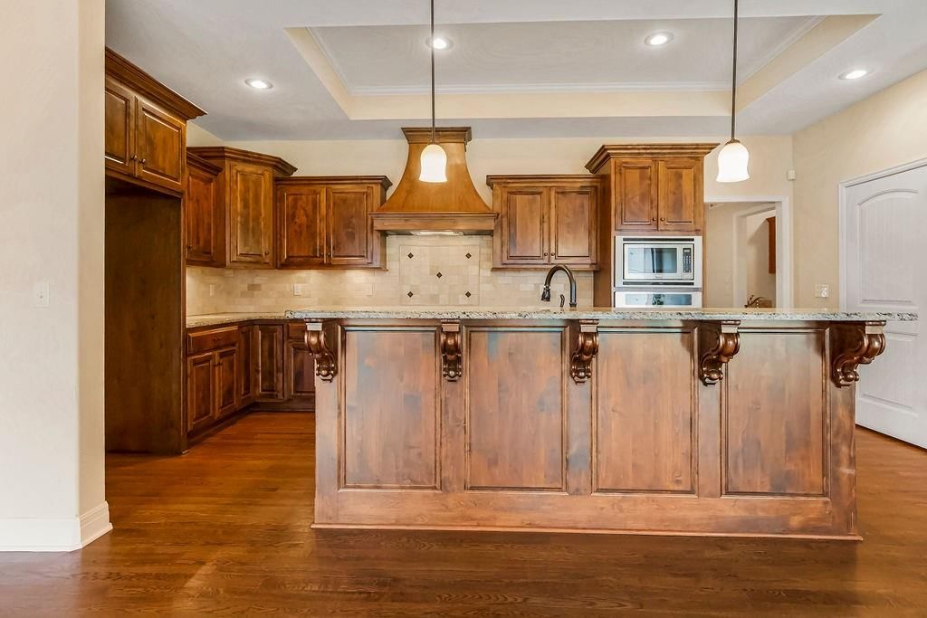 4925 NW Ridgewood Court — photo 10