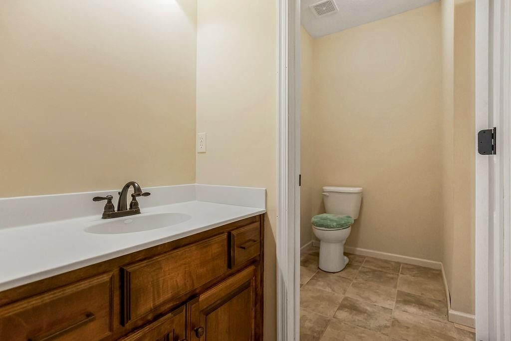 4925 NW Ridgewood Court — photo 12