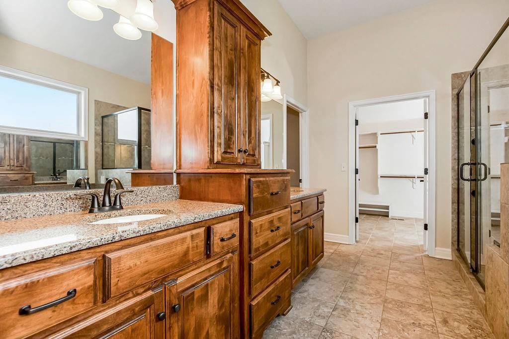4925 NW Ridgewood Court — photo 15
