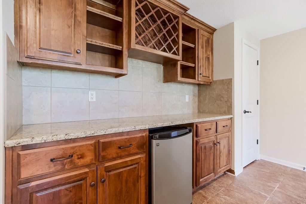 4925 NW Ridgewood Court — photo 26