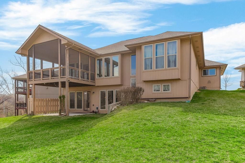 4925 NW Ridgewood Court — photo 31