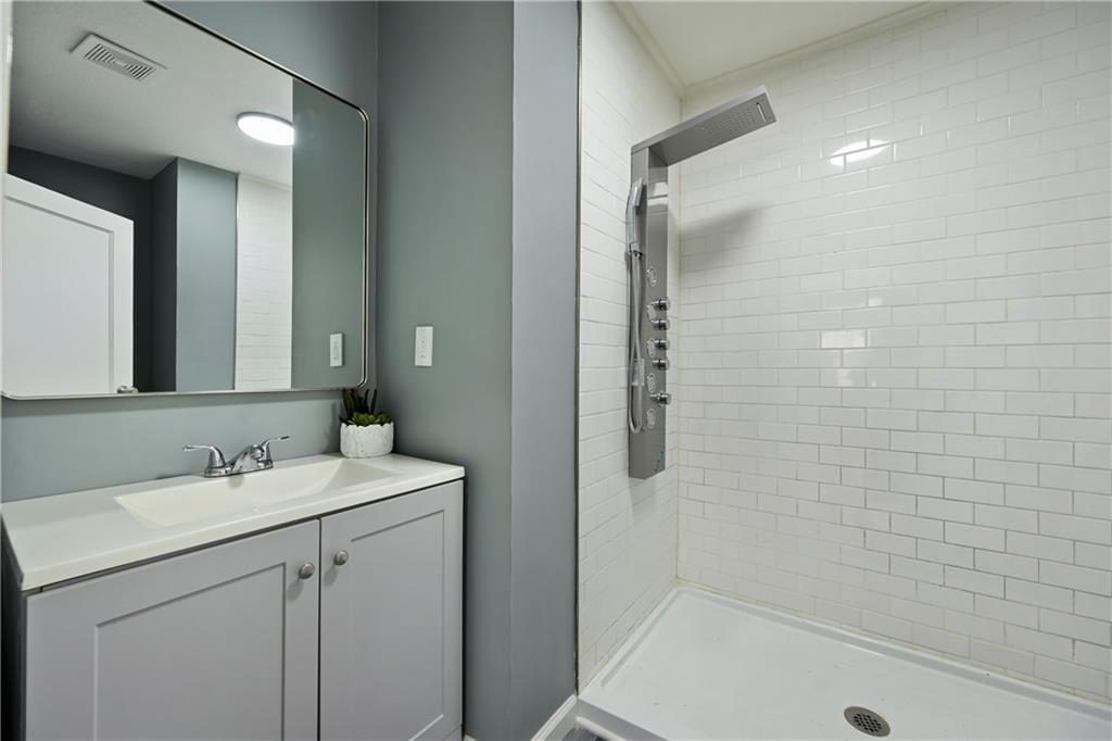 1326 S Spring Street — photo 8