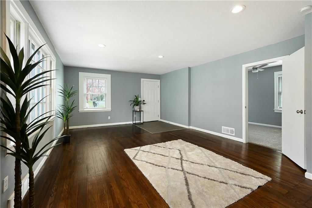 1326 S Spring Street — photo 24