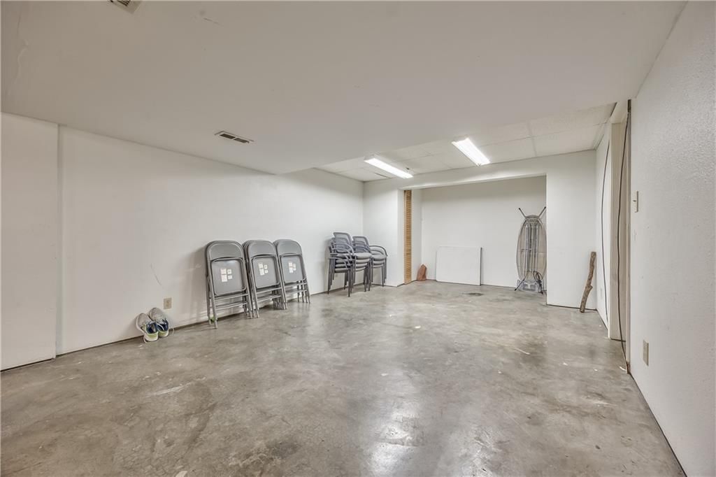 8507 E 87th Street — photo 29