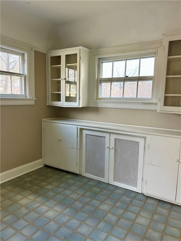 Photo 10 of 28 - 411 N Broadway Street