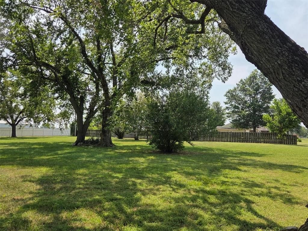 2096 Indian Road — photo 22