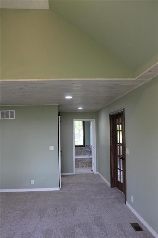 2096 Indian Road — photo 26