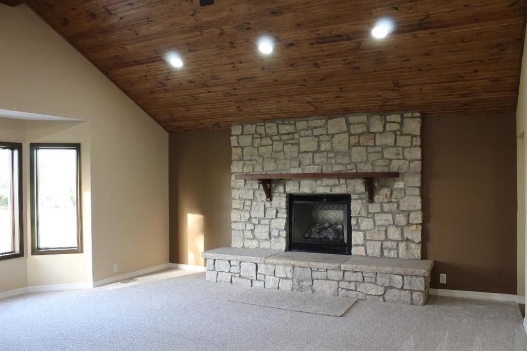 2096 Indian Road — photo 28