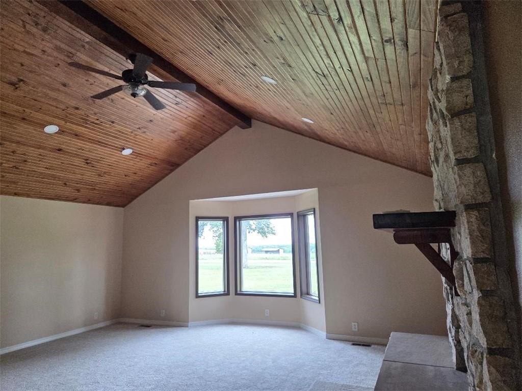 2096 Indian Road — photo 29