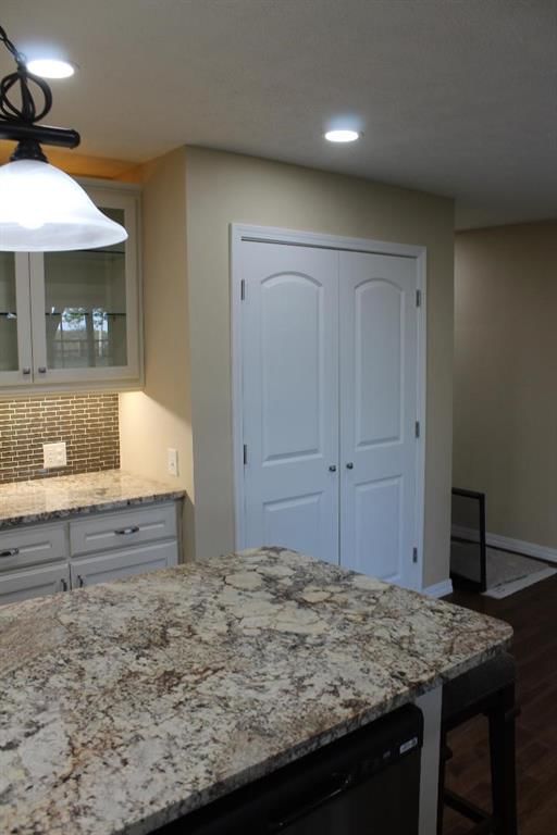 2096 Indian Road — photo 32
