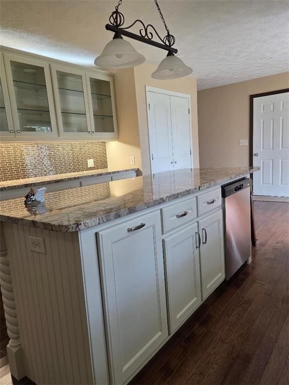 2096 Indian Road — photo 40