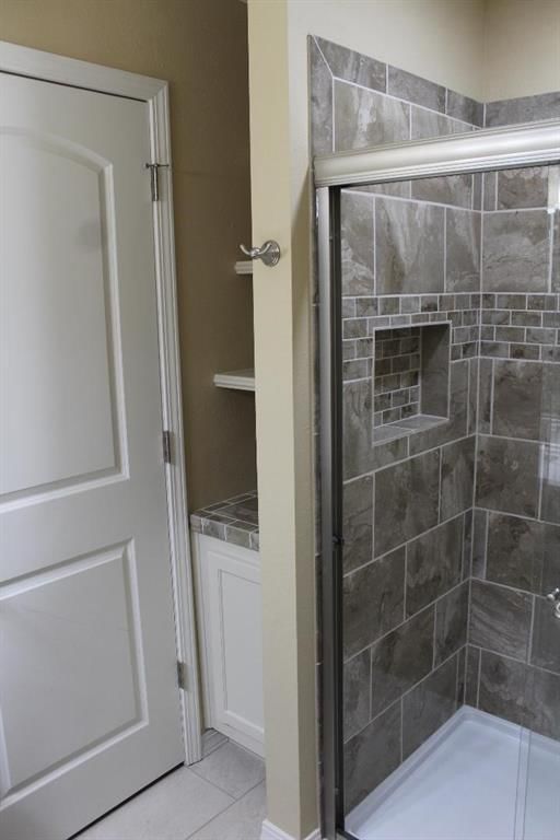 2096 Indian Road — photo 43