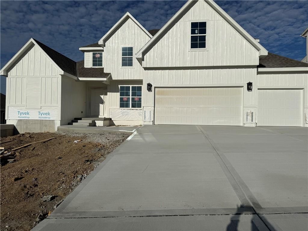 8908 NE 94th Street, Kansas City, MO
