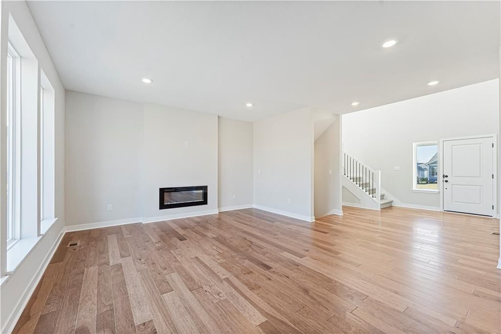 Photo 7 of 29 - 503 Woodview Drive