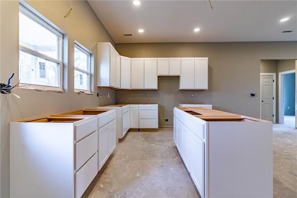 Photo 11 of 20 - 207 S Ward Street